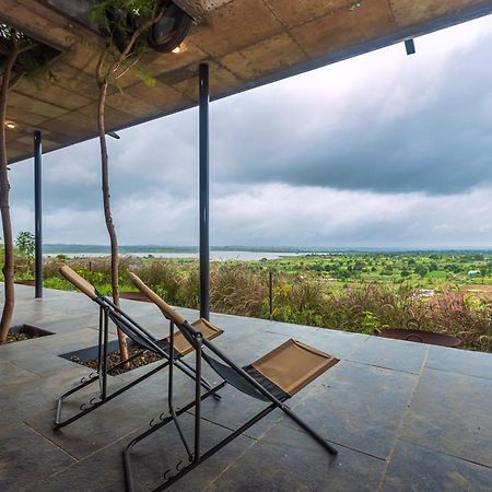 Saffronstays Zen, Igatpuri - Lake-View Villa With Indoor And Outdoor Games Bagian luar foto