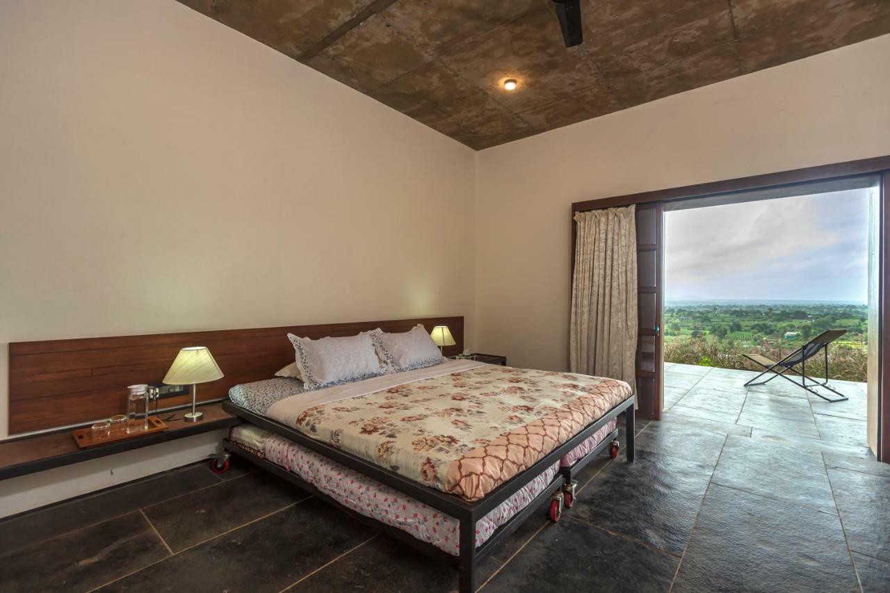 Saffronstays Zen, Igatpuri - Lake-View Villa With Indoor And Outdoor Games Bagian luar foto